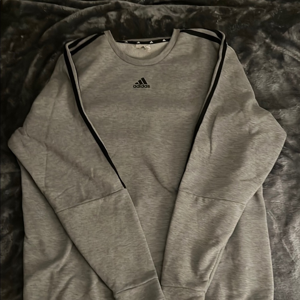 Adidas Gray Crewneck Sweater Versatile Knit Design